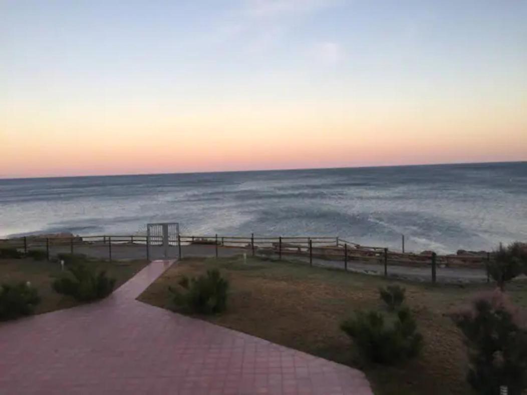 Abis Cap Corniche Sejour Cocooning Dans Un Coin De Paradis Sete Bagian luar foto